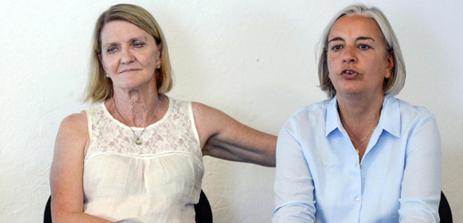 Kathy Gannonová, která byla při útoku zraněná a Anja Niedringhausová (vpravo), která útok nepřežila.