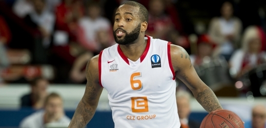 Nymburský basketbalista Darius Washington.