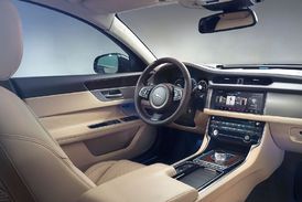 Luxusní interiér je u značky Jaguar samozřejmostí.