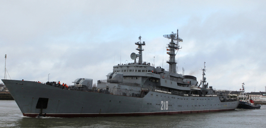 Lodě nazvané původně Sevastopol a Vladivostok prý byly přejmenovány na Juncker a Mogherini.