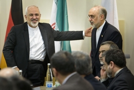 Ministr zahraničí Íránu Mohammad Džavád Zaríf (vlevo) s šéfem íránského nukleárního programu.