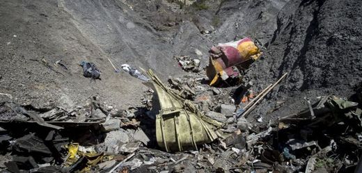 Při havárii letu německého airbusu zahynulo 150 lidí.