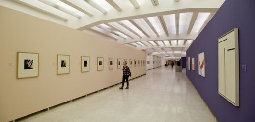 Pohled do expozice Národní galerie Česká moderna I. ve Veletržním paláci.