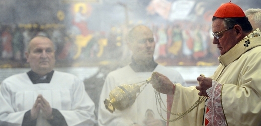 Velikonoční mši sloužil kardinál Dominik Duka.