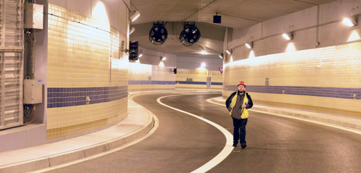 Otevření pražského tunelu má zhruba čtyřleté zpoždění.
