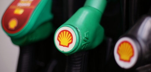 Shell byl prvním z gigantů, který situaci na trhu s ropou využil k nákupu konkurenta v problémech. 