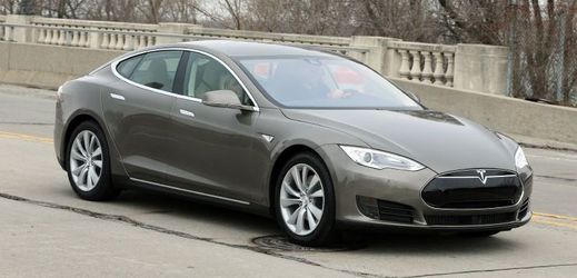 Americký výrobce elektromobilů Tesla uvede na trh nový Model S 70D. 