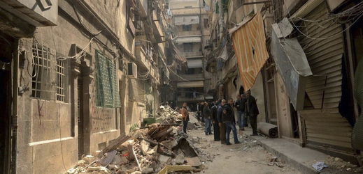 Ulice města Halab po bombardování.