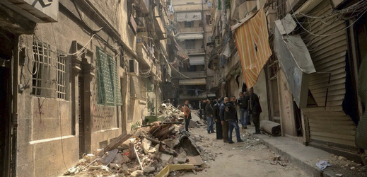 Ulice města Halab po bombardování.