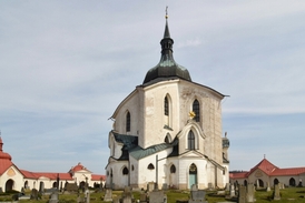 Kostel svatého Jana Nepomuckého na Zelené hoře ve Žďáru nad Sázavou byl v rámci restituce vrácen církvi.