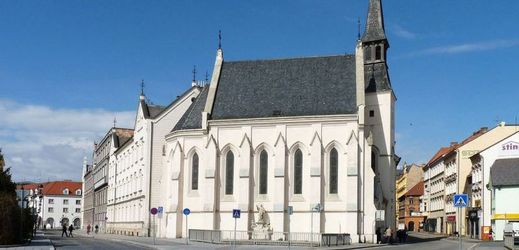 Krovy si návštěvníci mohou prohlédnout například v kostele Svaté rodiny v ulici Karla IV., kde na ně čeká i výstava fotografií.