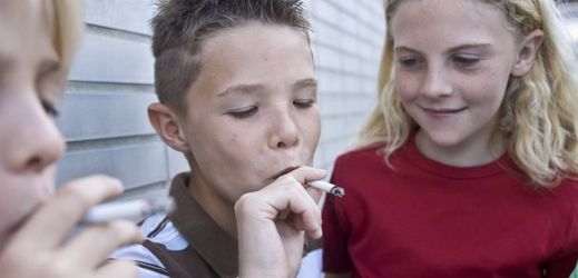 Výzkum prokázal, že na tabíku jsou závislí i žáci ve věku 11 až 15 let.