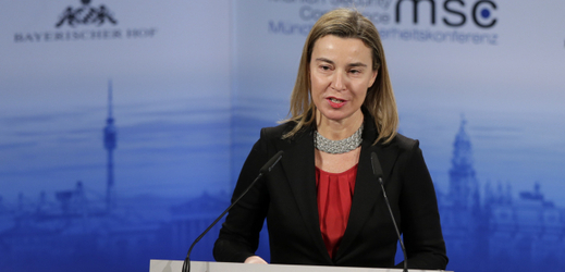 Místopředsedkyně Junckerovy komise a šéfka unijní diplomacie Federica Mogheriniová