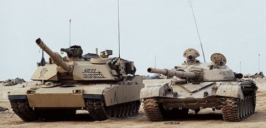 Ojedinělá podívaná na T-72 a M1A1 Abrams vedle sebe.