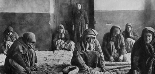 Arménské ženy v Alexandropoli v roce 1915 (ilustrační foto).