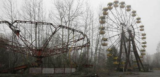 Opuštěné okolí jaderné elektrárny v Černobylu.