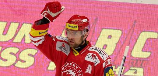 Třinecký útočník Jiří Polanský byl v průběhu finálové série play off hokejové extraligy s Litvínovem již podruhé potrestán za filmování. 