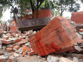V metropoli Nepálu se zřítilo několik budov.
