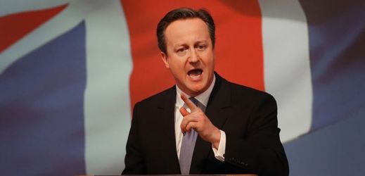 Další předvolební průzkum přisuzuje Konzervativní straně britského premiéra Davida Camerona nejtěsnější náskok před opozičními labouristy.