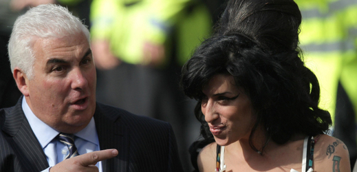 Amy Winehouseová se svým otcem Mitchellem.