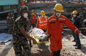 Na pomoc Nepálu postiženému silným zemětřesením shromáždily české charitativní organizace už přes milion korun.