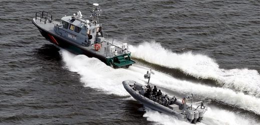 Finské námořnictvo v úterý vyslalo výstražné hlubinné nálože proti podezřelému cizímu podvodnímu objektu.