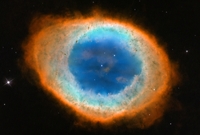 Prstencová mlhovina Messier 57.
