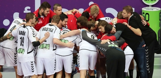 Čeští házenkáři zvítězili v třetím utkání kvalifikace mistrovství Evropy na půdě Švýcarska 30:26. 