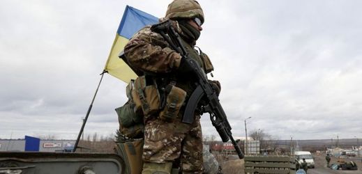 Ukrajinský voják u města Debaltseve (ilustrační foto).