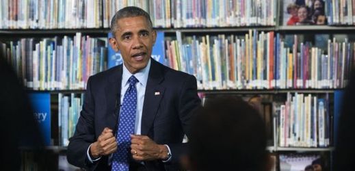 Prezident Barack Obama mluví se studenty ve washingtonské knihovně. Tu svoji bude mít v Chicagu (ilustrační foto).