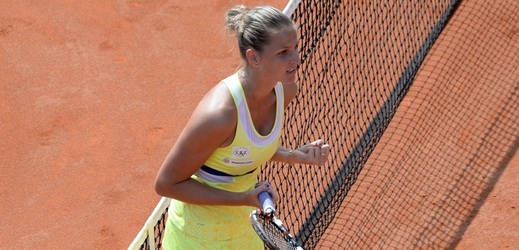 Tenistka Karolína Plíšková si po zisku titulu na turnaji v Praze vyměnila v žebříčku WTA místo s Lucií Šafářovou a je třináctá na světě.