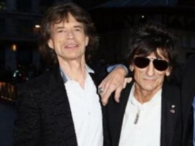 Mike Jagger spolu s Ronniem Woodem.