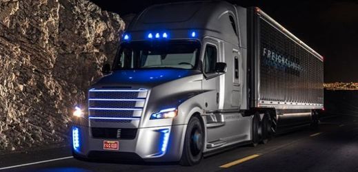 Na amerických silnicích se testují nákladní auta bez řidiče.