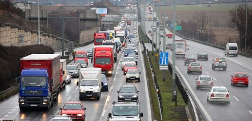 Diskuse kolem zvýšené rychlosti na českých dálnicích pokračuje (ilustrační foto).