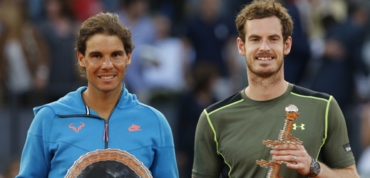 Finálová dvojice Rafael Nadal a vítězný Andy Murray. 