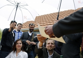 Vít Jedlička (vpravo dole) je prezidentem samozvaného státu Liberland.