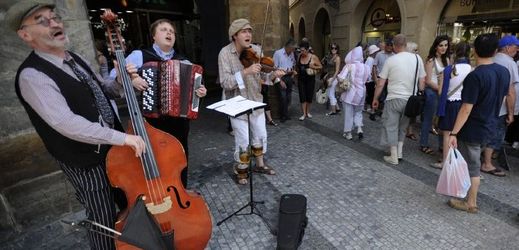 Hudebníci v Melantrichově ulici v centru Prahy.