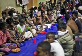 Uprchlíci, kterým se podařilo zakotvit na ostrově Sumatra.
