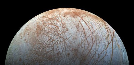Mohl by být pod ledem Jupiterova měsíce život?