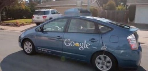 Google hodlá začít testovat robotická auta.