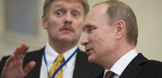 Mluvčí ruského prezidenta Dmitrij Peskov s Vladimirem Putinem.