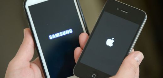 Firmy Samsung a Apple vedou dlouholeté soudní spory (ilustrační foto).