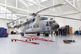 K vidění bude mimo jiné například i slaňování z vrtulníku Mi 17.