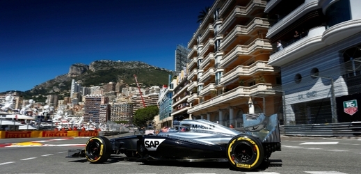 Kolotoč formule 1 se chystá do Monaka.