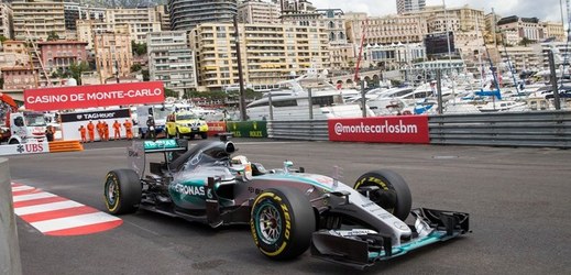 Lewis Hamilton byl nejrychlejší v obou čtvrtečních trénincích na Velkou cenu Monaka formule 1. 