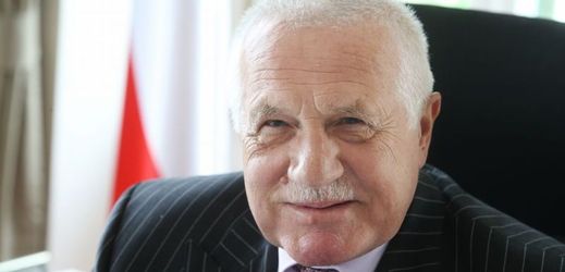 Bývalý prezident Václav Klaus komentuje masové přílivy migrantů do Evropy.