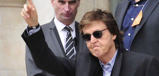 Slavný zpěvák Paul McCartney zahajuje svoji evropskou část turné v Londýně.
