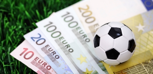 Česká asociace fotbalových hráčů uzavřela dohodu s Mezinárodním centrem pro bezpečnost sportu (ICSS) a zapojí se do programu, který by měl fotbalisty chránit před organizovaným zločinem a ovlivňováním zápasů. 