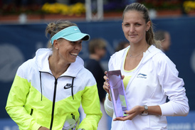 V Praze Karolína Plíšková zvítězila, pak jí ale přibrzdila zranění.