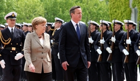 Angela Merkelová s britským premiérem v Berlíně.